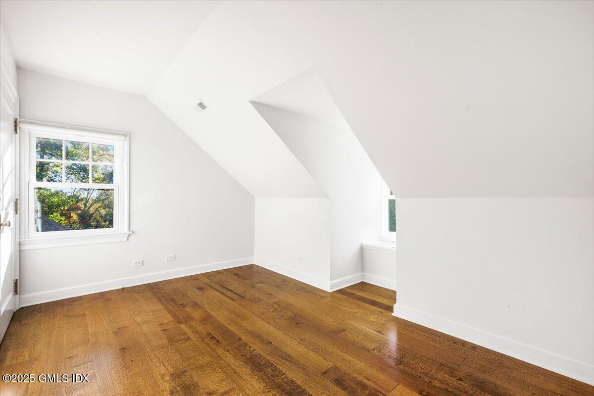 92 Hillcrest Park Road Old Greenwich, CT 06870 - Photo 26 of 43 Guest Suite