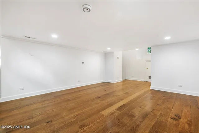 $2,795,000 | 92 Hillcrest Park Road, Old Greenwich, CT 06870