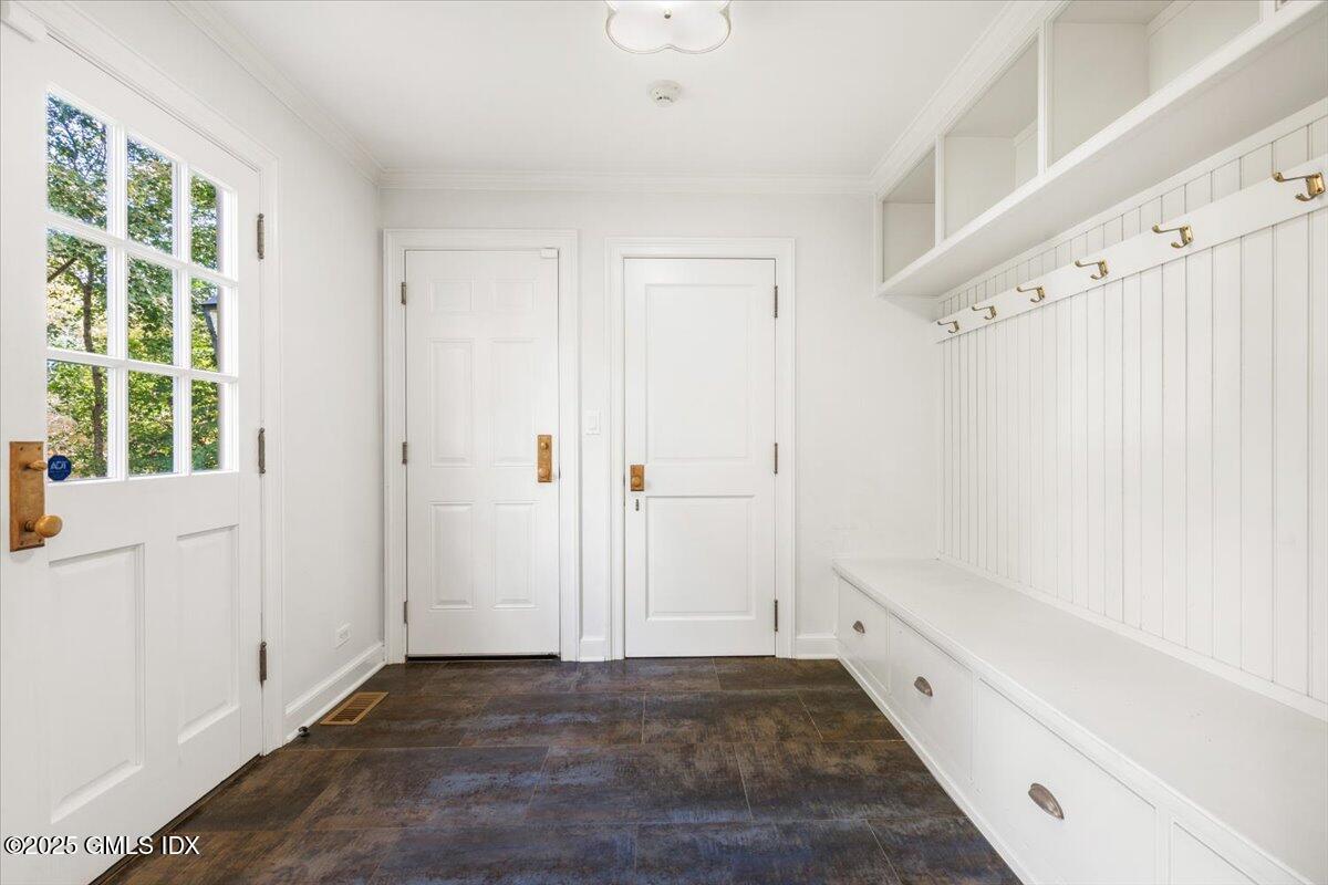 92 Hillcrest Park Road Old Greenwich, CT 06870 - Photo 32 of 43 Mudroom