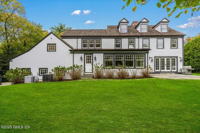 $2,795,000 | 92 Hillcrest Park Road, Old Greenwich, CT 06870