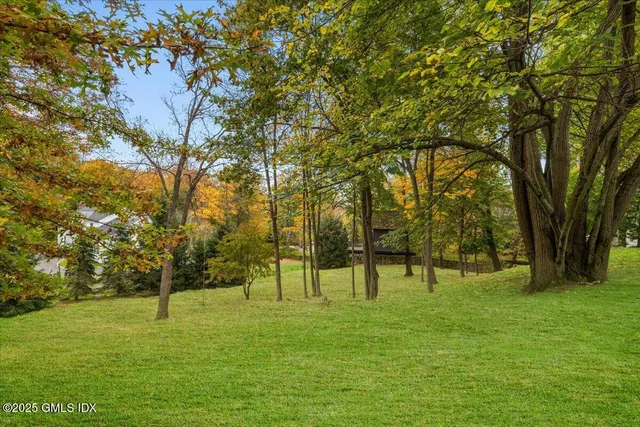 $2,795,000 | 92 Hillcrest Park Road, Old Greenwich, CT 06870