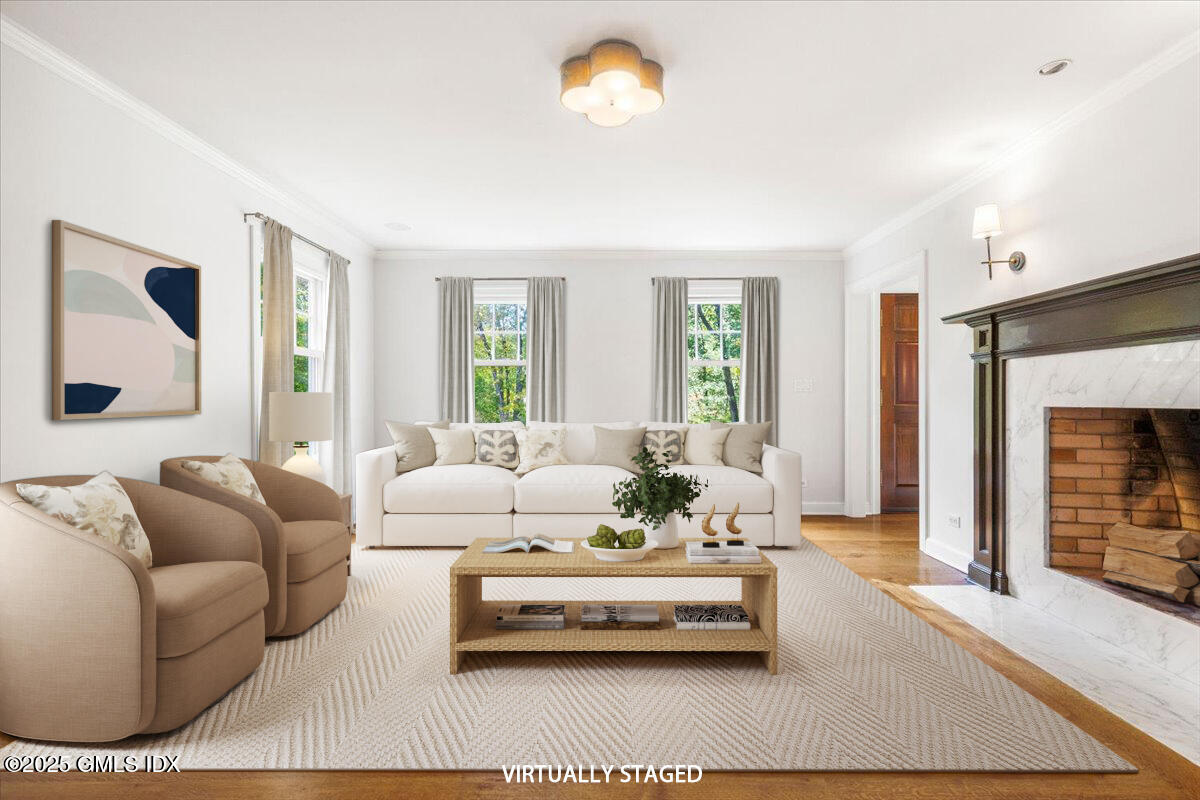 92 Hillcrest Park Road Old Greenwich, CT 06870 - Photo 4 of 43 Living room