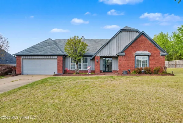 $299,900 | 5120 Pear Drive, Southaven, MS 38671