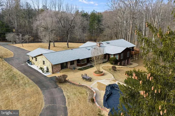 $1,800,000 | 6713 Briarcroft Street, Clifton, VA 20124