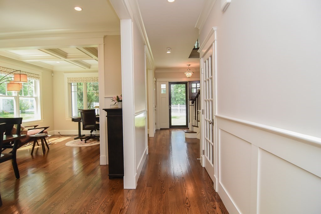 90 Dover Road Wellesley, MA 02482 - Photo 11 of 34