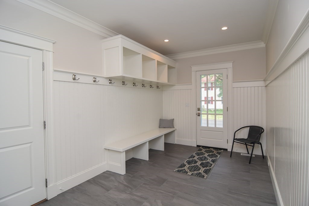90 Dover Road Wellesley, MA 02482 - Photo 13 of 34