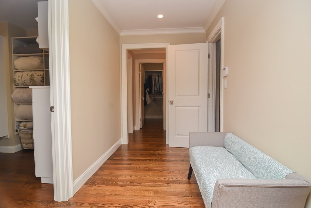 90 Dover Road Wellesley, MA 02482 - Photo 17 of 34