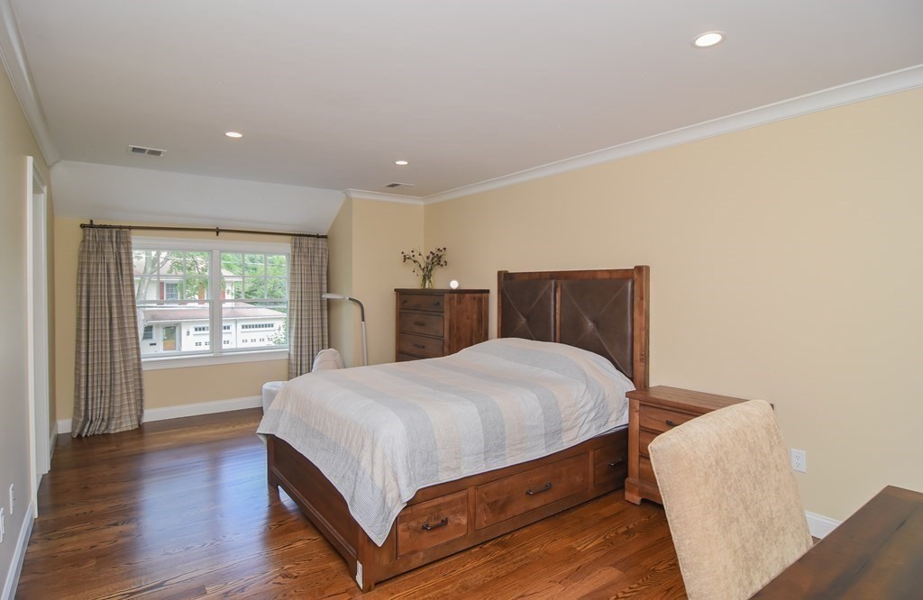 90 Dover Road Wellesley, MA 02482 - Photo 18 of 34