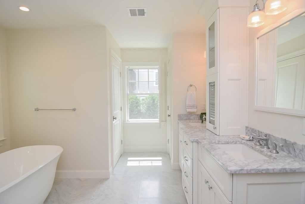 90 Dover Road Wellesley, MA 02482 - Photo 22 of 34