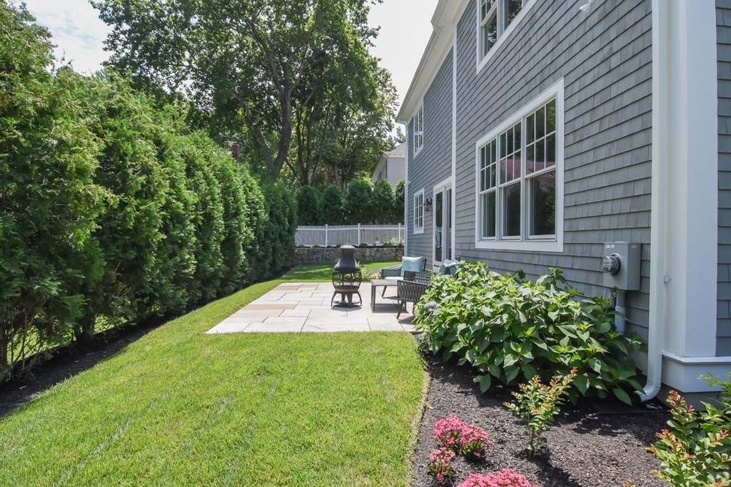 90 Dover Road Wellesley, MA 02482 - Photo 31 of 34