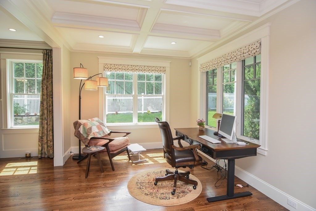 90 Dover Road Wellesley, MA 02482 - Photo 4 of 34