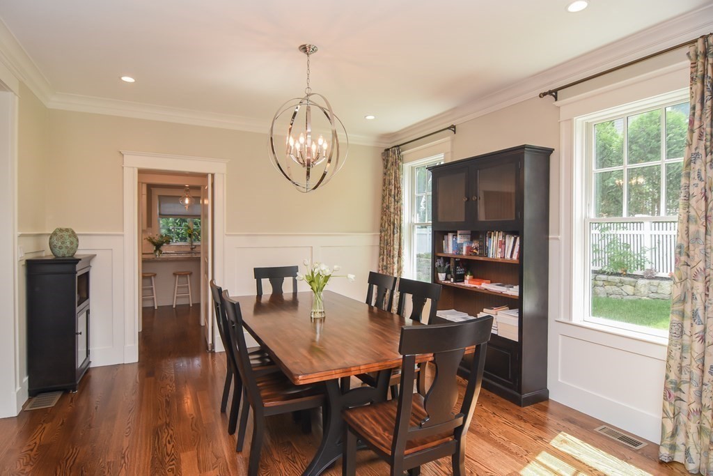 90 Dover Road Wellesley, MA 02482 - Photo 5 of 34