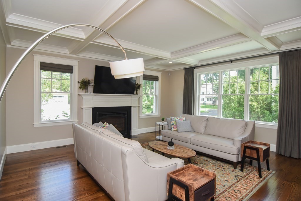 90 Dover Road Wellesley, MA 02482 - Photo 9 of 34