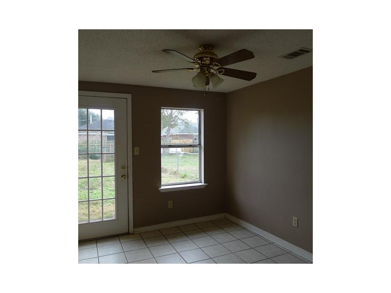 319 Robin Lane Slidell, LA 70458 - Photo 5 of 13 Gallery Image 5