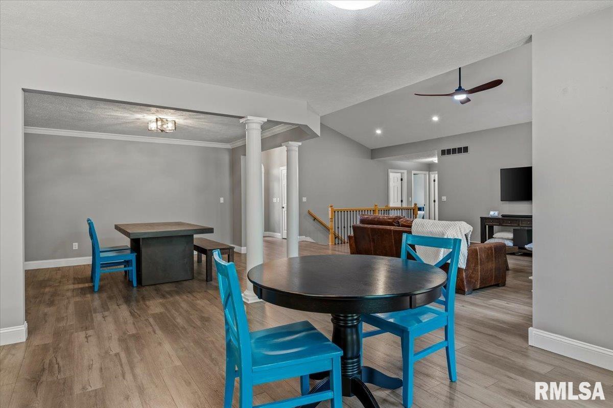 202 Huntington Road Chatham, IL 62629 - Photo 15 of 49