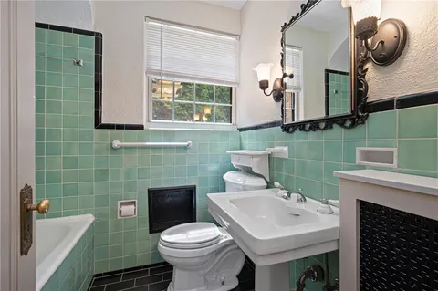 $675,000 | 1371 Navahoe Drive, Pittsburgh, PA 15228