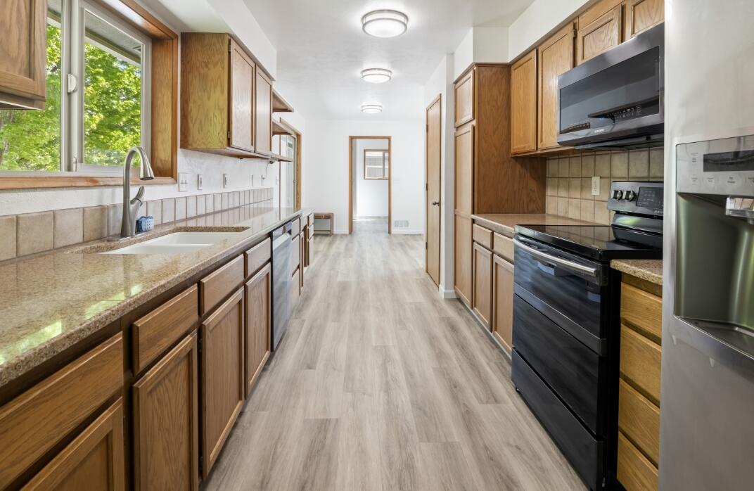 9871 Old Wagon Road Klamath Falls, OR 97601 - Photo 10 of 32 83868