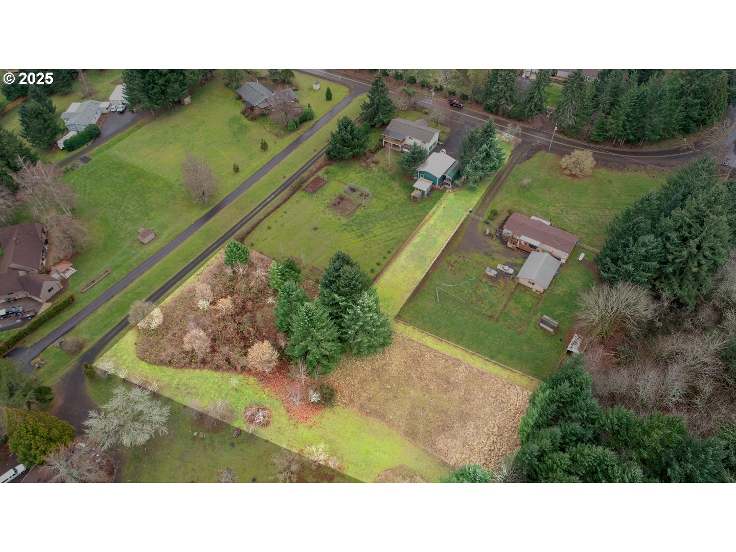 Riggs Hill, Unit TL1316 Foster, OR 97345 - Photo 2 of 3 a balcony with a view of a garden