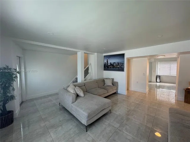 $860,000 | 1904 Southwest 28th Street, Fort Lauderdale, FL 33315