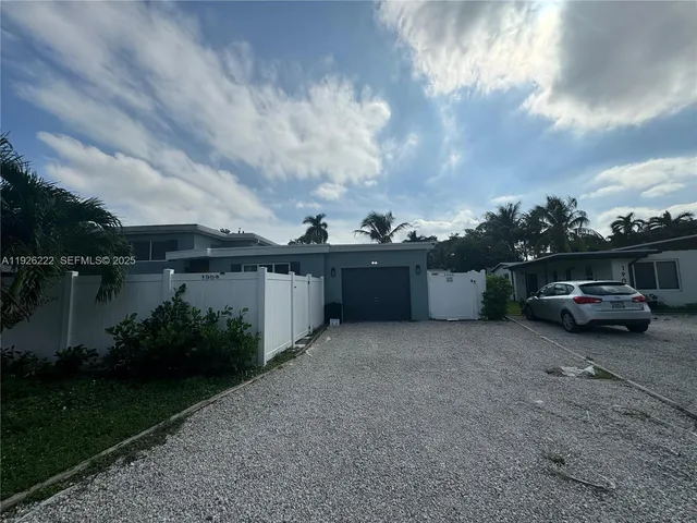 $860,000 | 1904 Southwest 28th Street, Fort Lauderdale, FL 33315