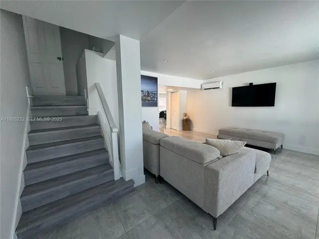 $860,000 | 1904 Southwest 28th Street, Fort Lauderdale, FL 33315