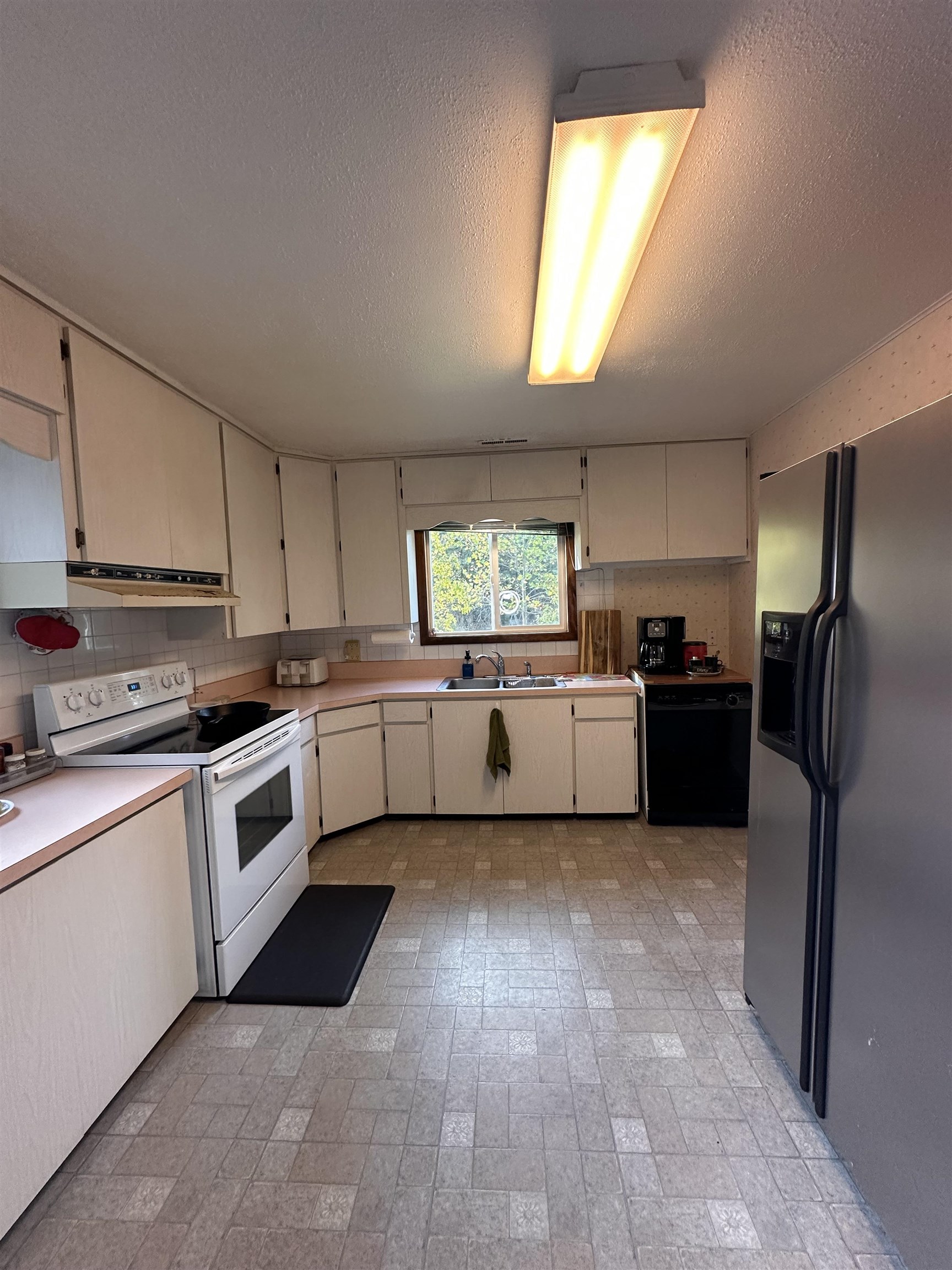 8922 East Lindgren Road Spokane, WA 99217 - Photo 3 of 43