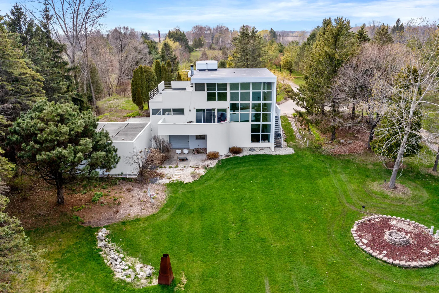Milwaukee contemporary modern home