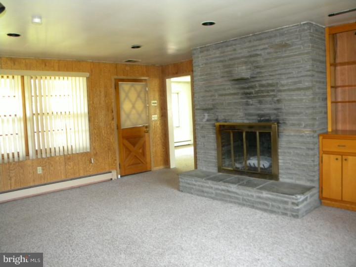 420 Russell Road Phoenixville, PA 19460 - Photo 5 of 15 Family Room