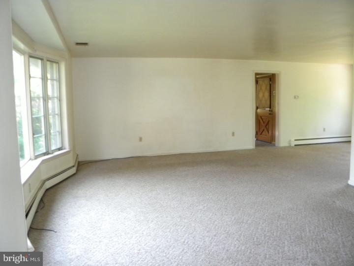 420 Russell Road Phoenixville, PA 19460 - Photo 6 of 15 Living Room