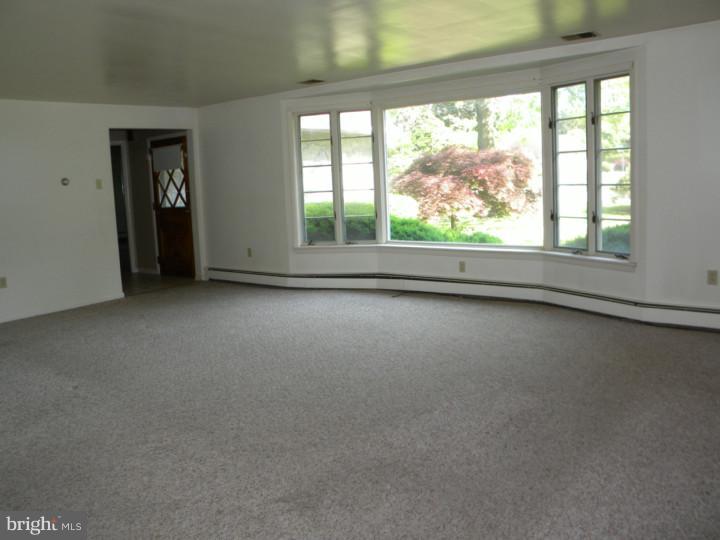 420 Russell Road Phoenixville, PA 19460 - Photo 7 of 15 Living Room