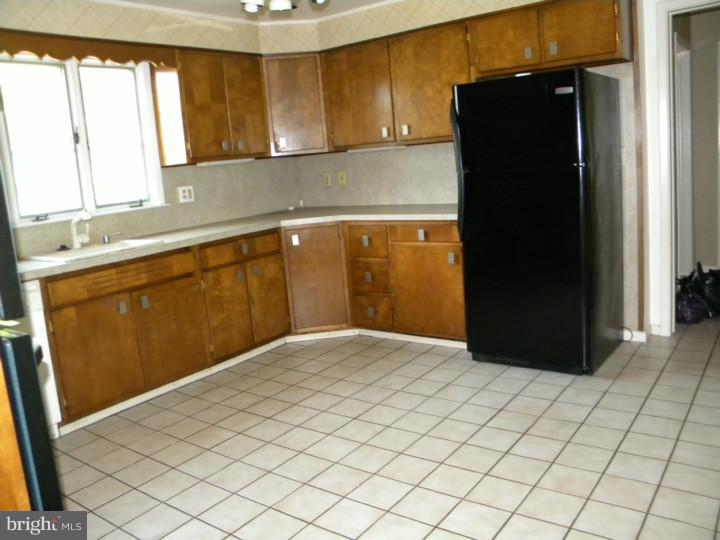 420 Russell Road Phoenixville, PA 19460 - Photo 10 of 15 Kitchen