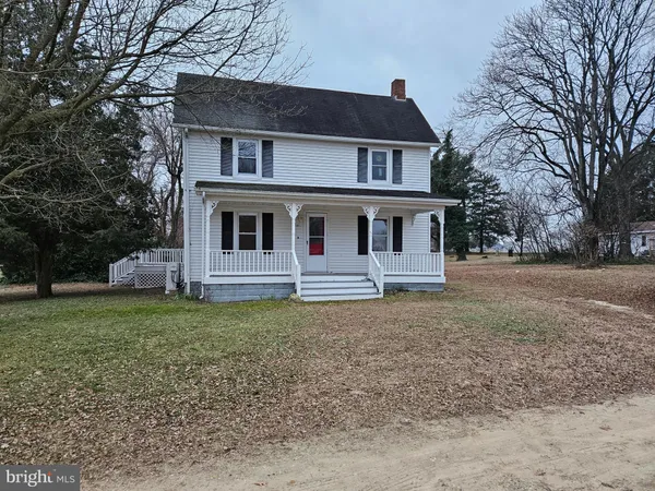 a house that has a lot of windows on it