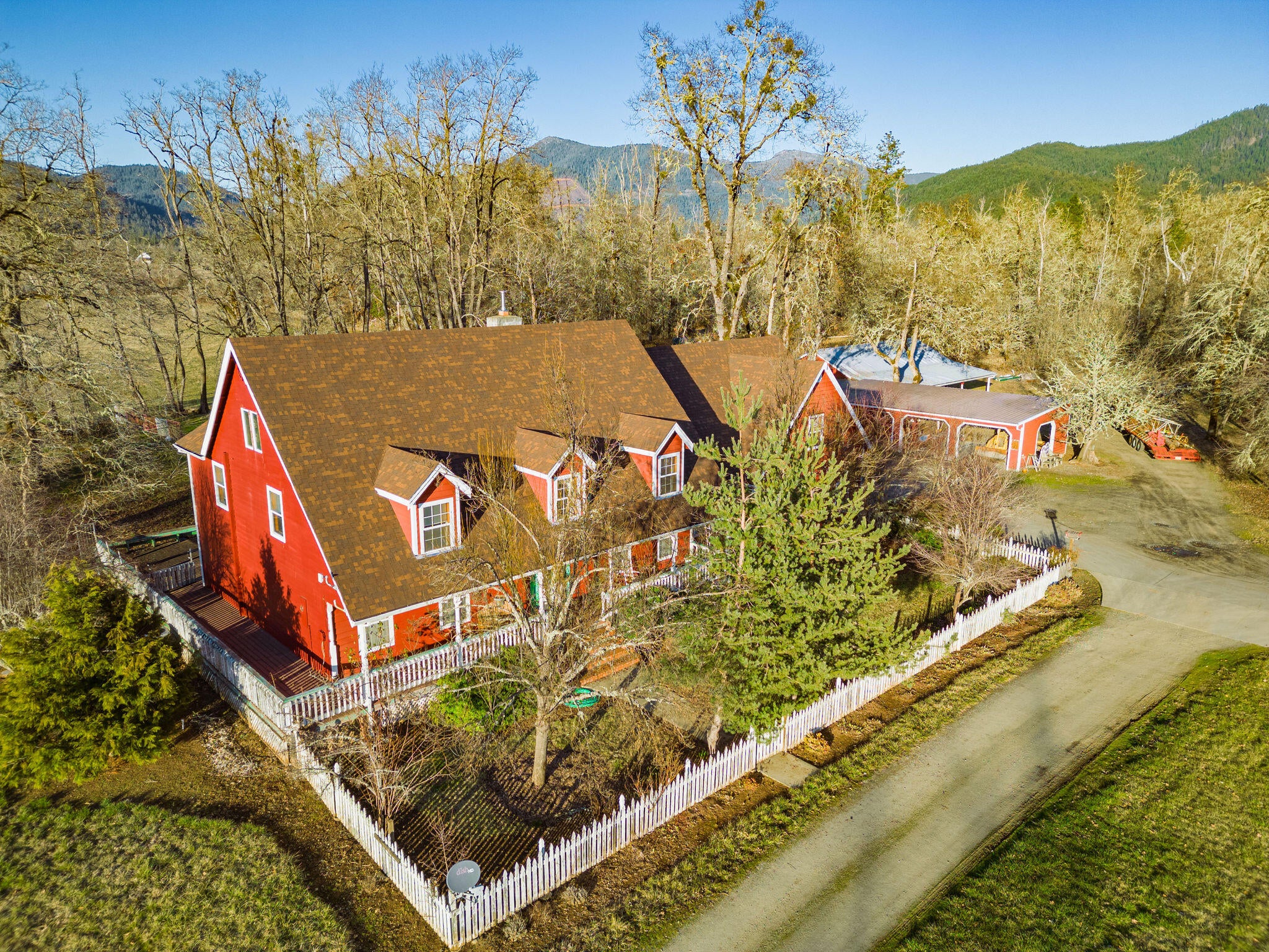 6790 Holland Loop Road Cave Junction, OR 97523 - Photo 4 of 150 HD-109