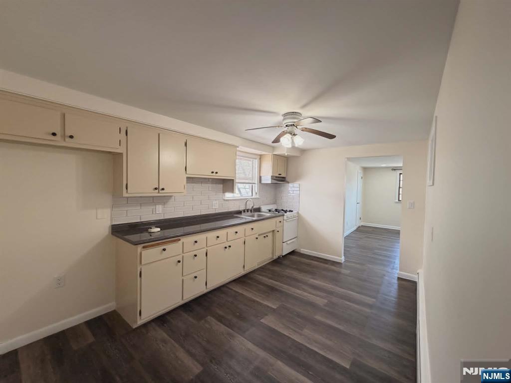 355 Devon Street Kearny, NJ 07032 - Photo 3 of 13