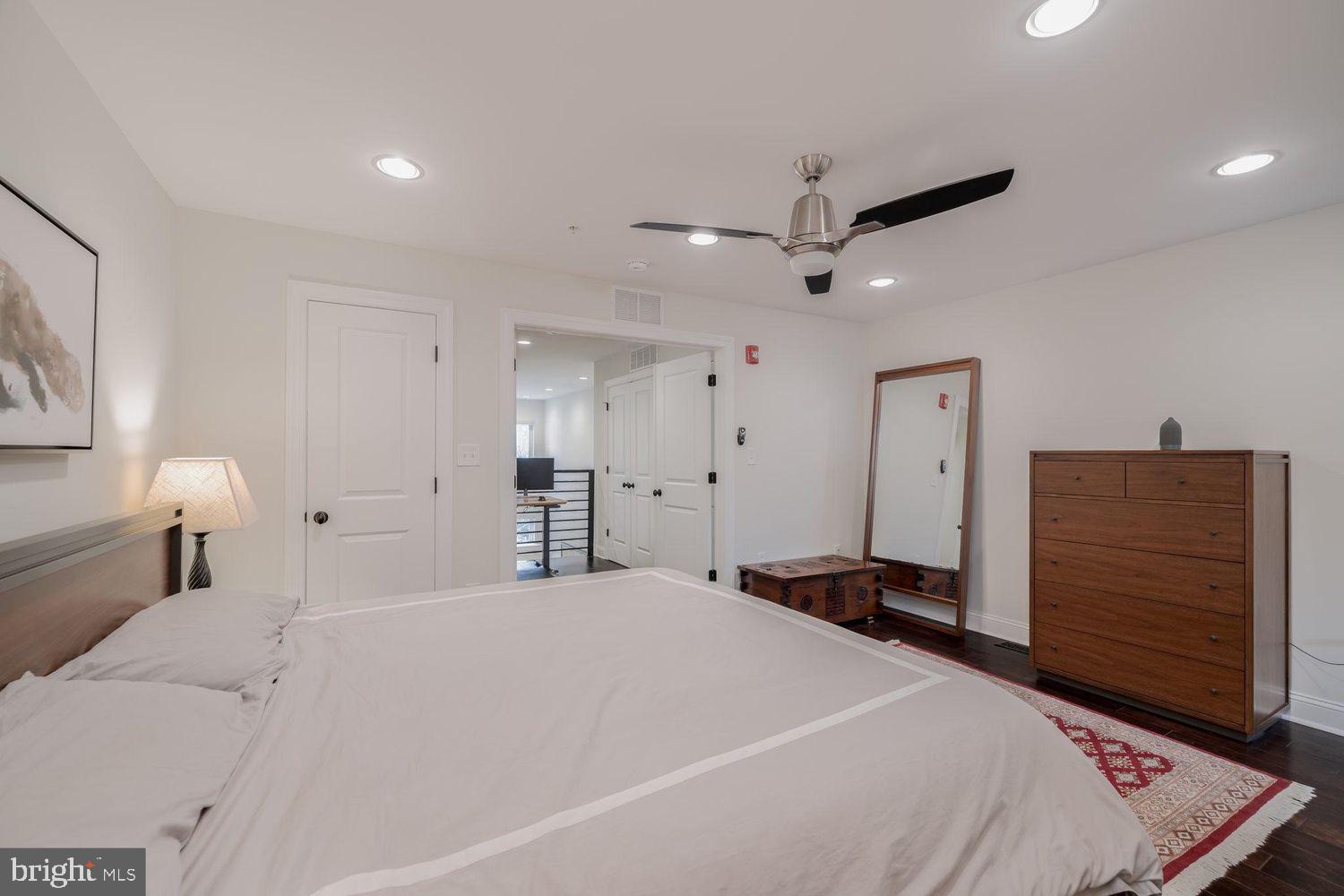 1433 K Street Southeast, Unit 101 Washington, DC 20003 - Photo 14 of 25 Gallery Image 14