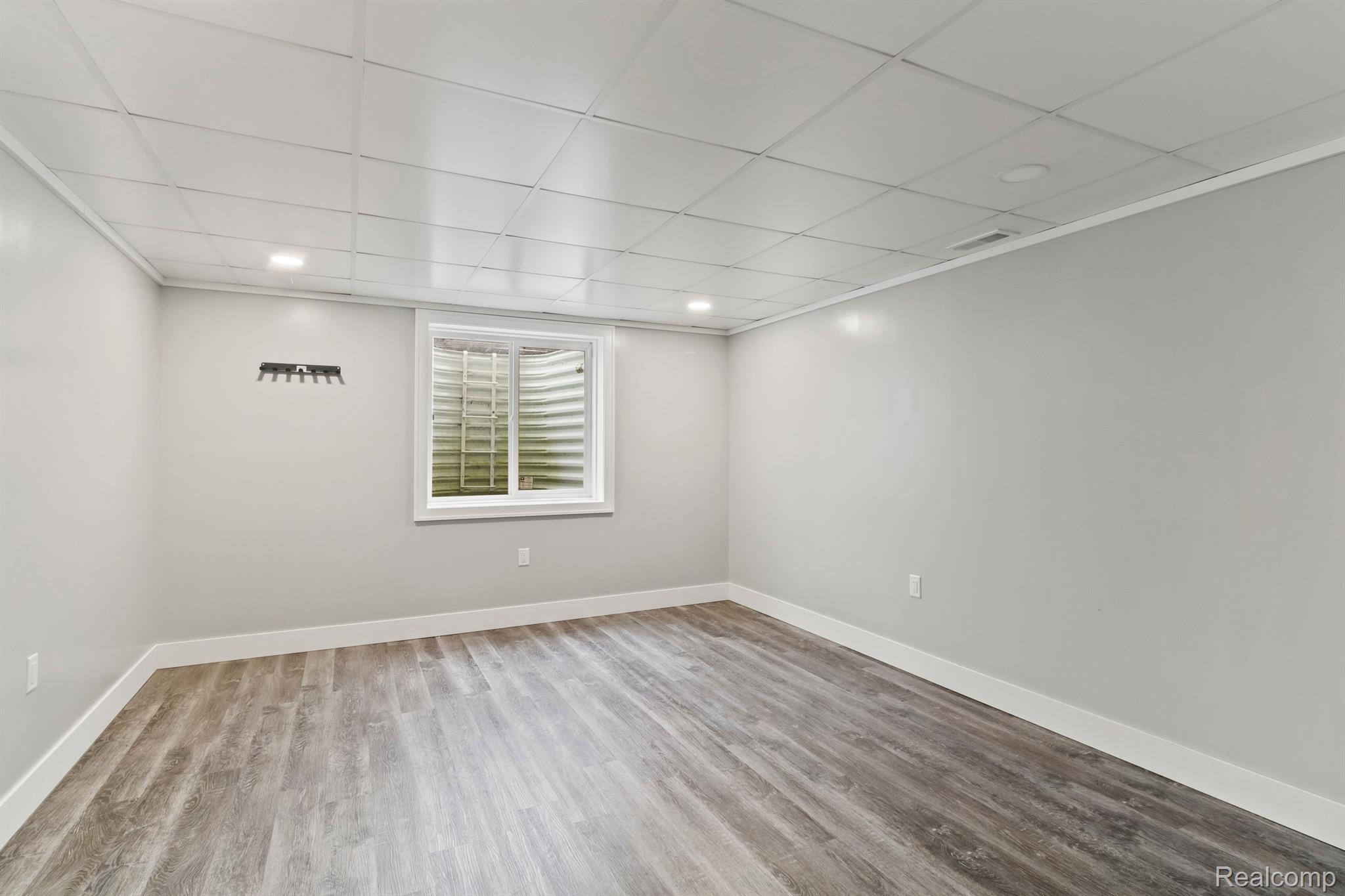 29100 Cotton Road New Baltimore, MI 48047 - Photo 10 of 32 Gallery Image 10