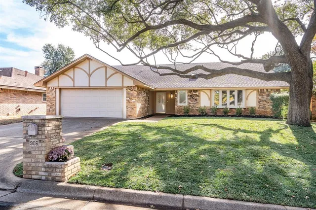 $465,000 | 906 Purdue Drive, Arlington, TX 76012