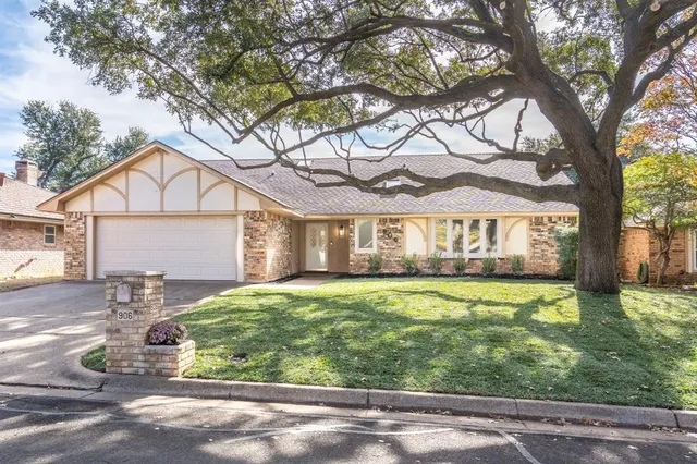 $465,000 | 906 Purdue Drive, Arlington, TX 76012
