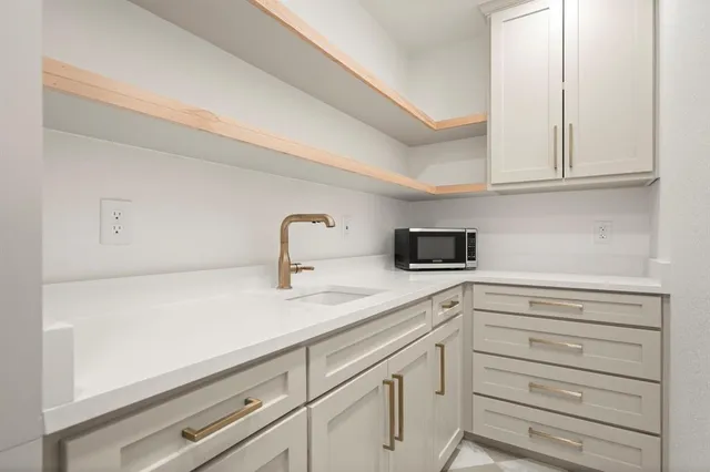 $465,000 | 906 Purdue Drive, Arlington, TX 76012