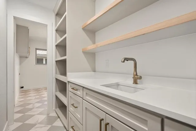 $465,000 | 906 Purdue Drive, Arlington, TX 76012