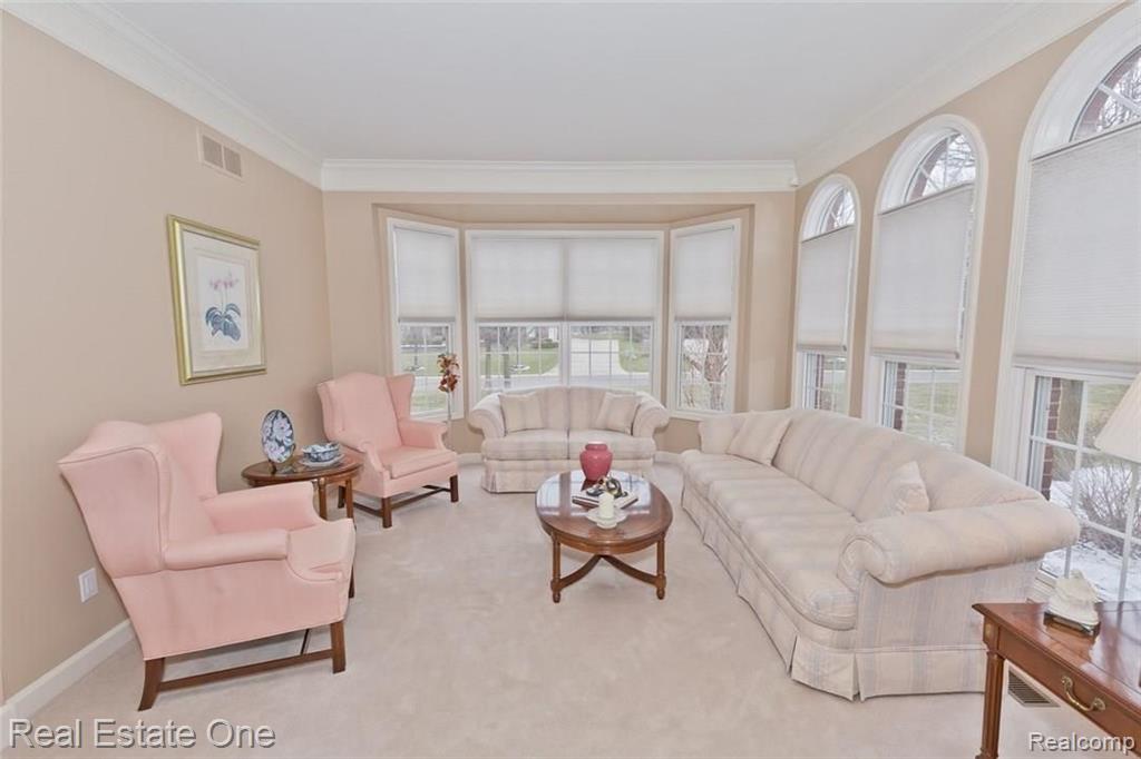 5688 Stonehaven Boulevard Rochester, MI 48306 - Photo 8 of 69