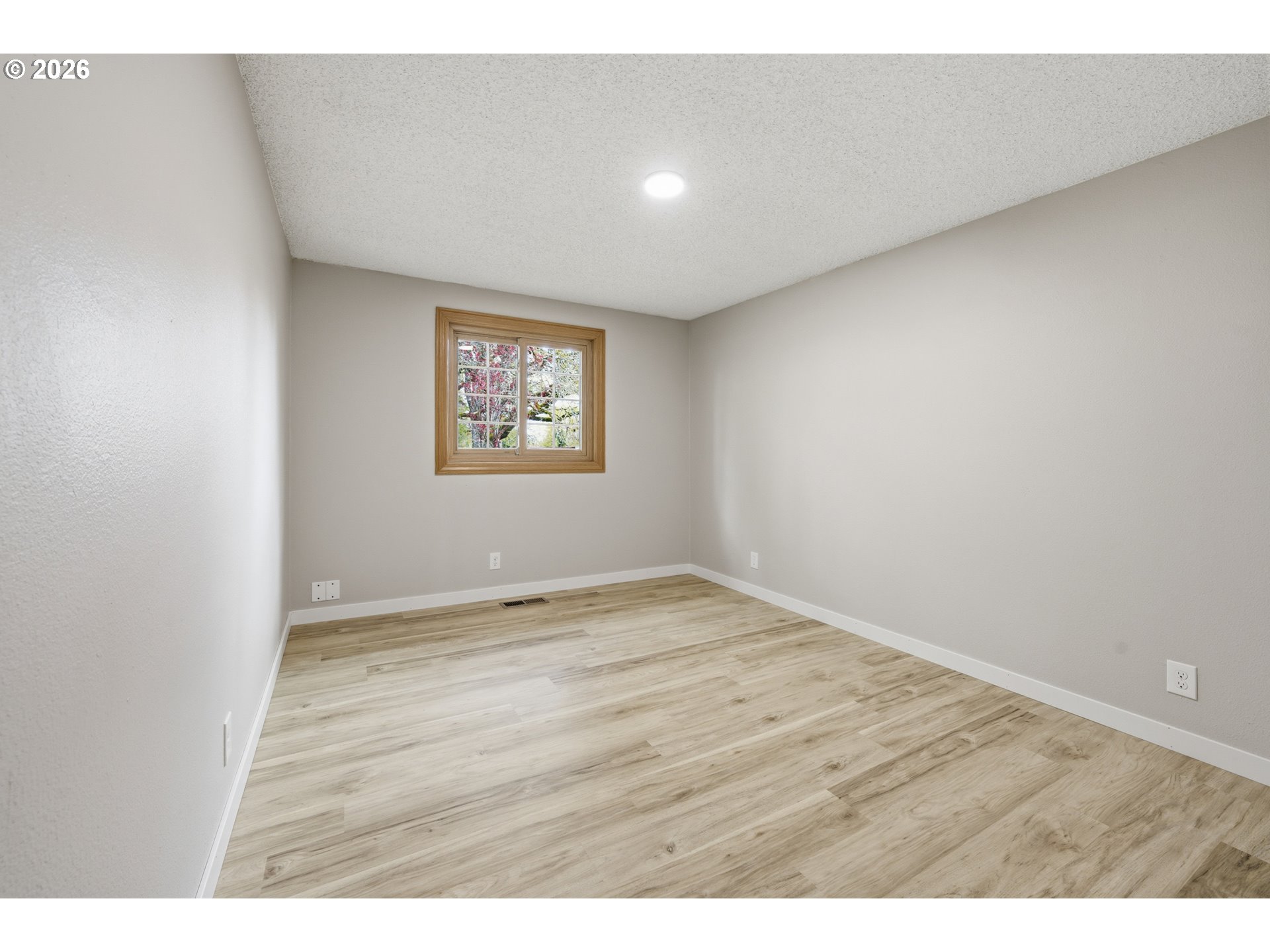 4986 Chan Street South Salem, OR 97306 - Photo 10 of 30 Bedroom