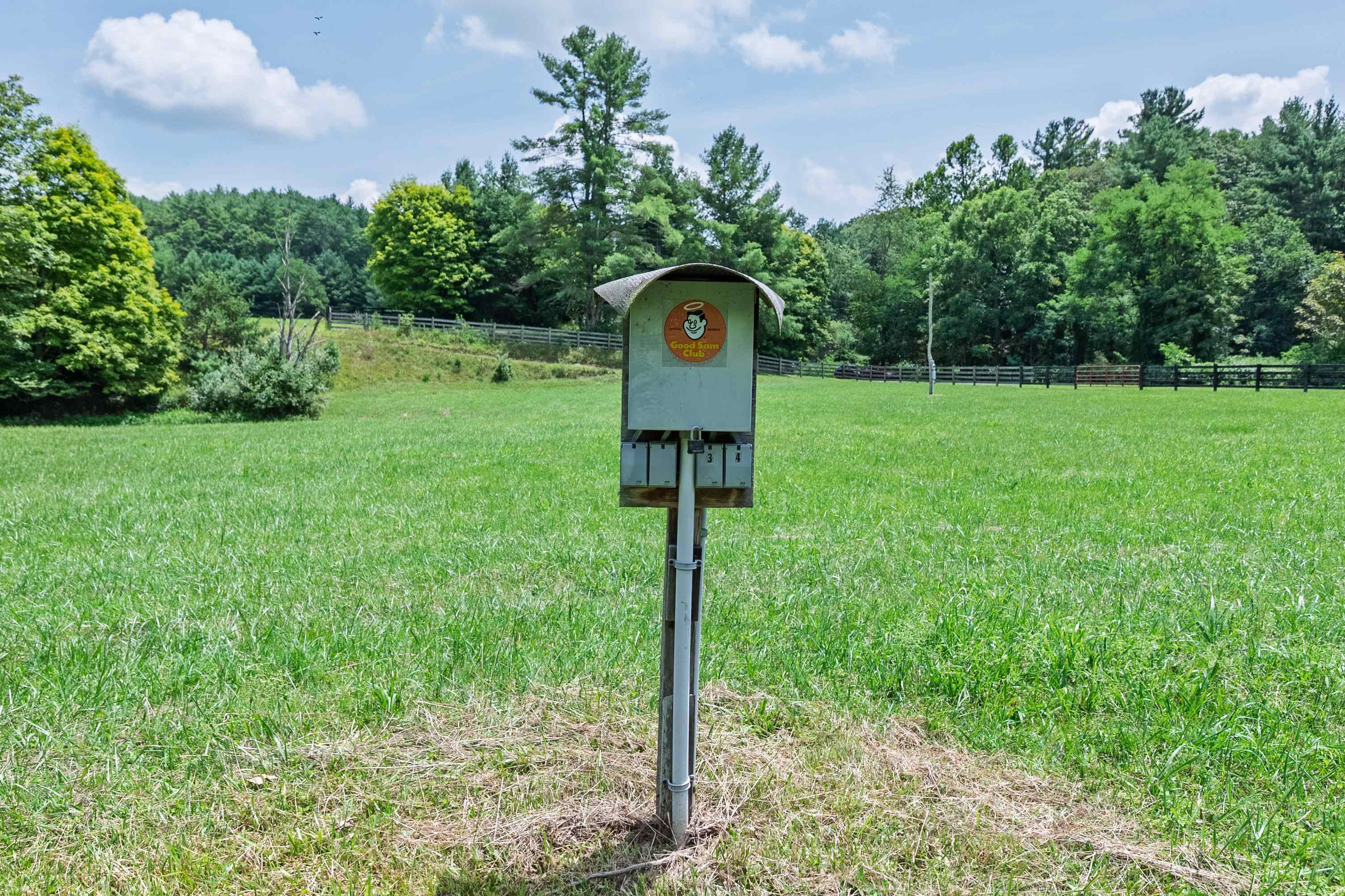 5685 Robinson Tract Road Pulaski, VA 24301 - Photo 13 of 82 Gallery Image 13