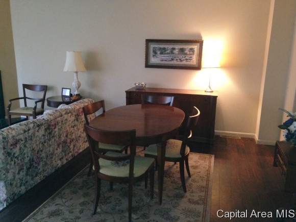 19 Country Place Springfield, IL 62703 - Photo 4 of 20