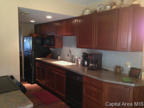19 Country Place Springfield, IL 62703 - Photo 5 of 20