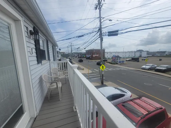 $1,999 | 89 Ashworth Avenue, Unit 8, Hampton, NH 03842