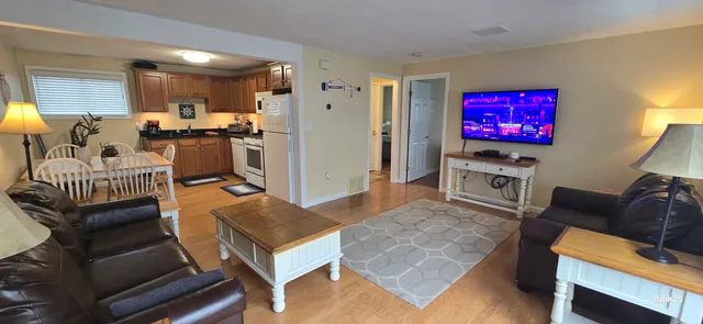 $1,999 | 89 Ashworth Avenue, Unit 8, Hampton, NH 03842