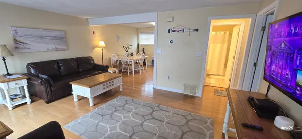 $1,999 | 89 Ashworth Avenue, Unit 8, Hampton, NH 03842