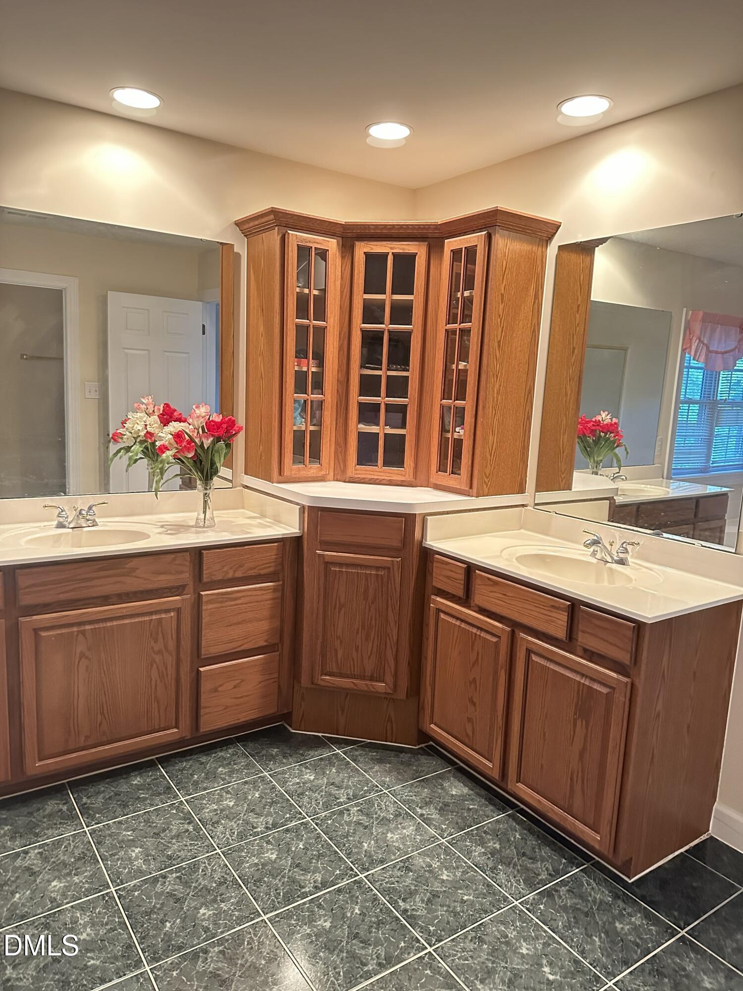 303 Rowe Road Chapel Hill, NC 27516 - Photo 17 of 21 masterbath11