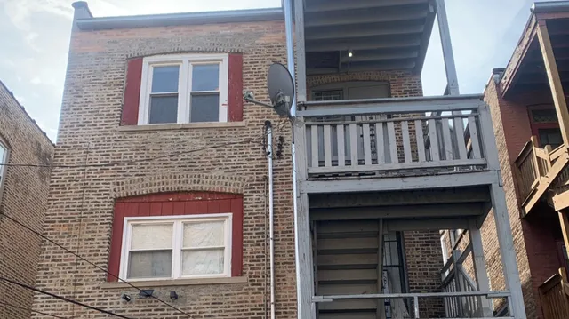 $1,750 | 7831 South Cornell Avenue, Unit 3, Chicago, IL 60649